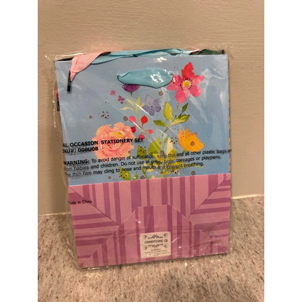 NIP All Occasion Gift Wrapping Station Set - Bags, Cards, Cash Holders & Tissue